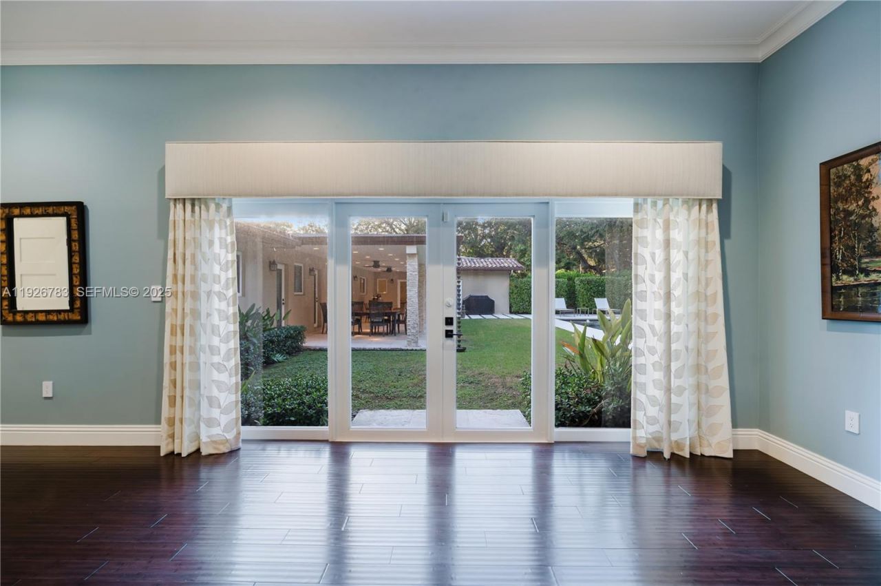 6755 SW 99th Ter, Pinecrest, FL 33156 Photo