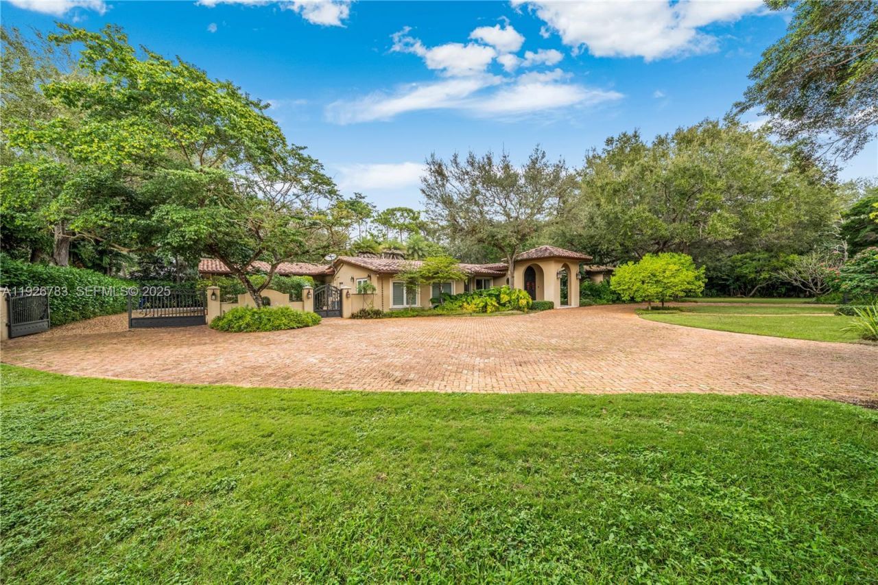 6755 SW 99th Ter, Pinecrest, FL 33156 Photo