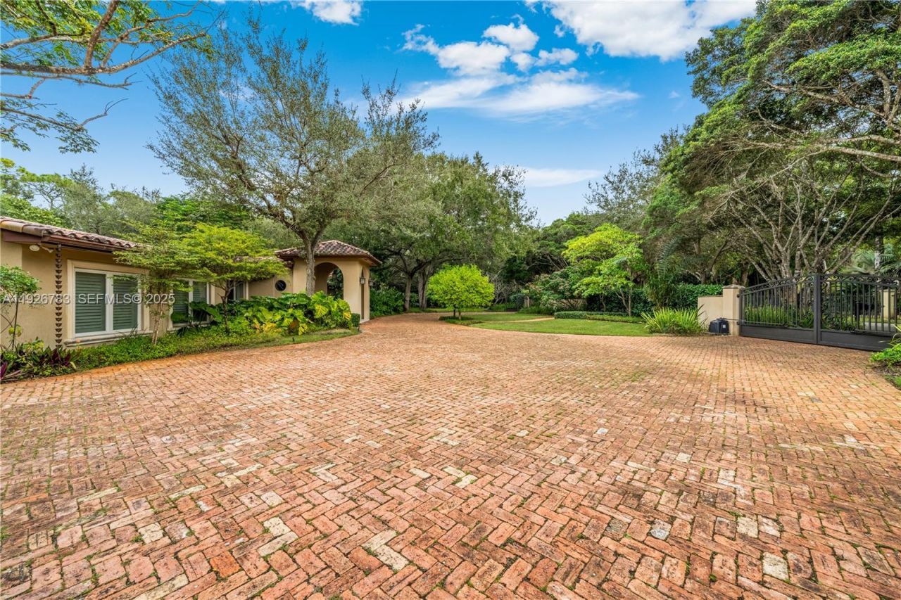 6755 SW 99th Ter, Pinecrest, FL 33156 Photo