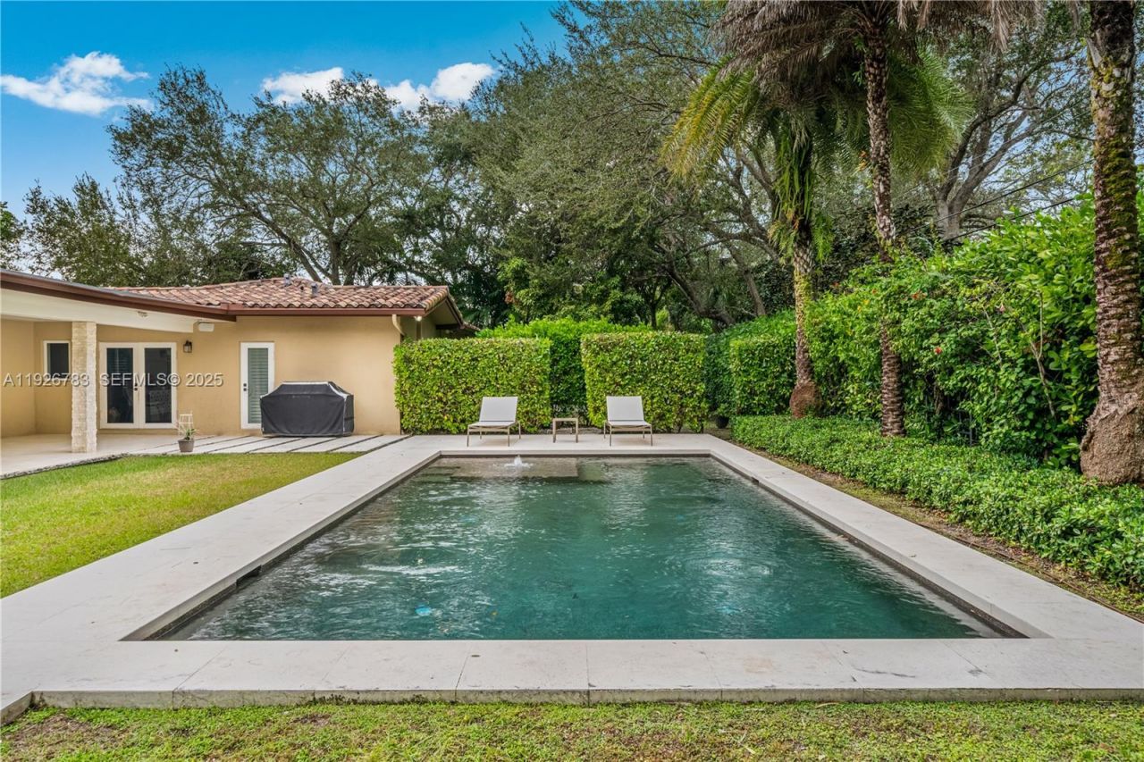 6755 SW 99th Ter, Pinecrest, FL 33156 Photo