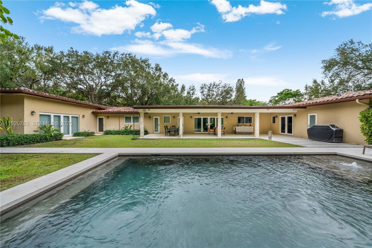 6755 SW 99th Ter, Pinecrest, FL 33156 Photo