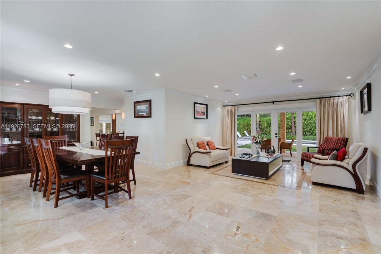 6755 SW 99th Ter, Pinecrest, FL 33156 Photo