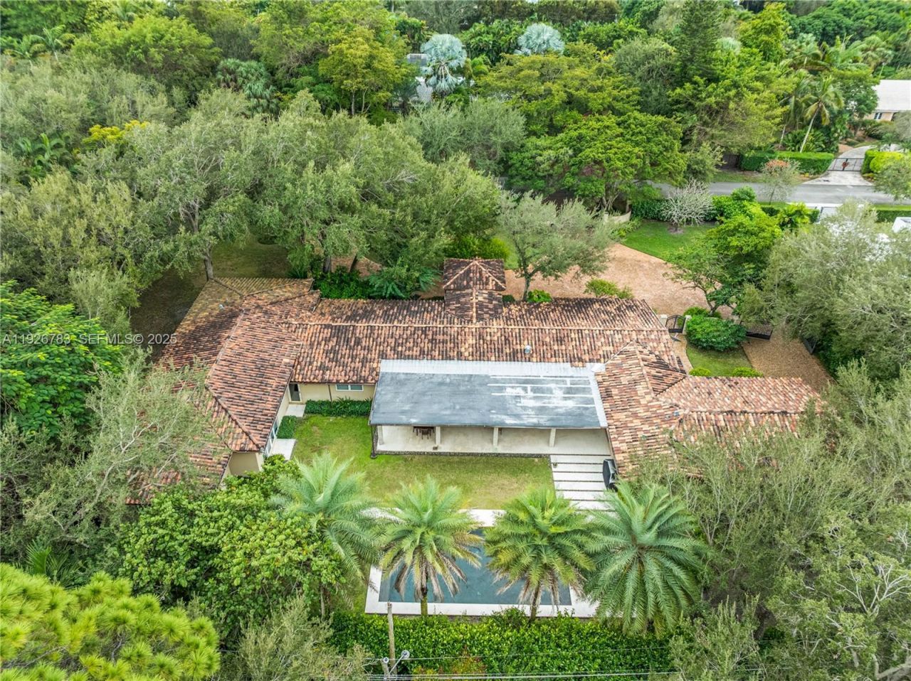 6755 SW 99th Ter, Pinecrest, FL 33156 Photo