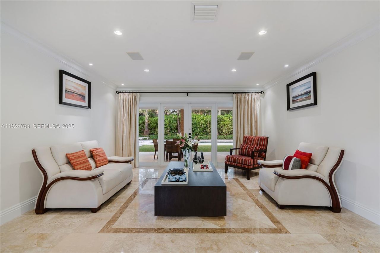 6755 SW 99th Ter, Pinecrest, FL 33156 Photo