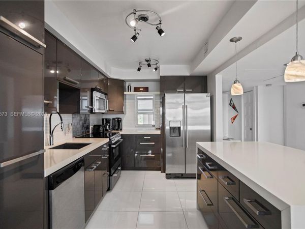 3050 N Palm Aire Dr, Unit 710, Pompano Beach, FL 33069