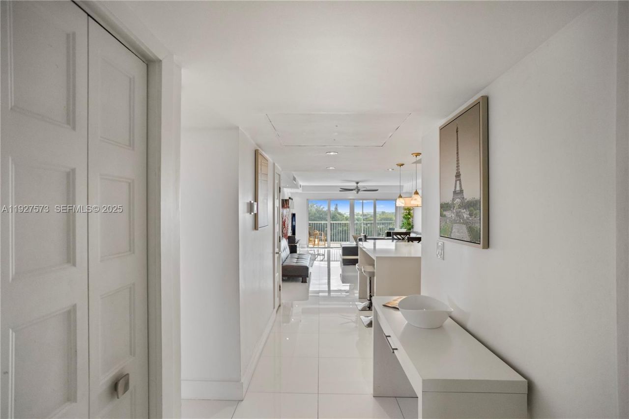 3050 N Palm Aire Dr, Unit 710, Pompano Beach, FL 33069 Photo