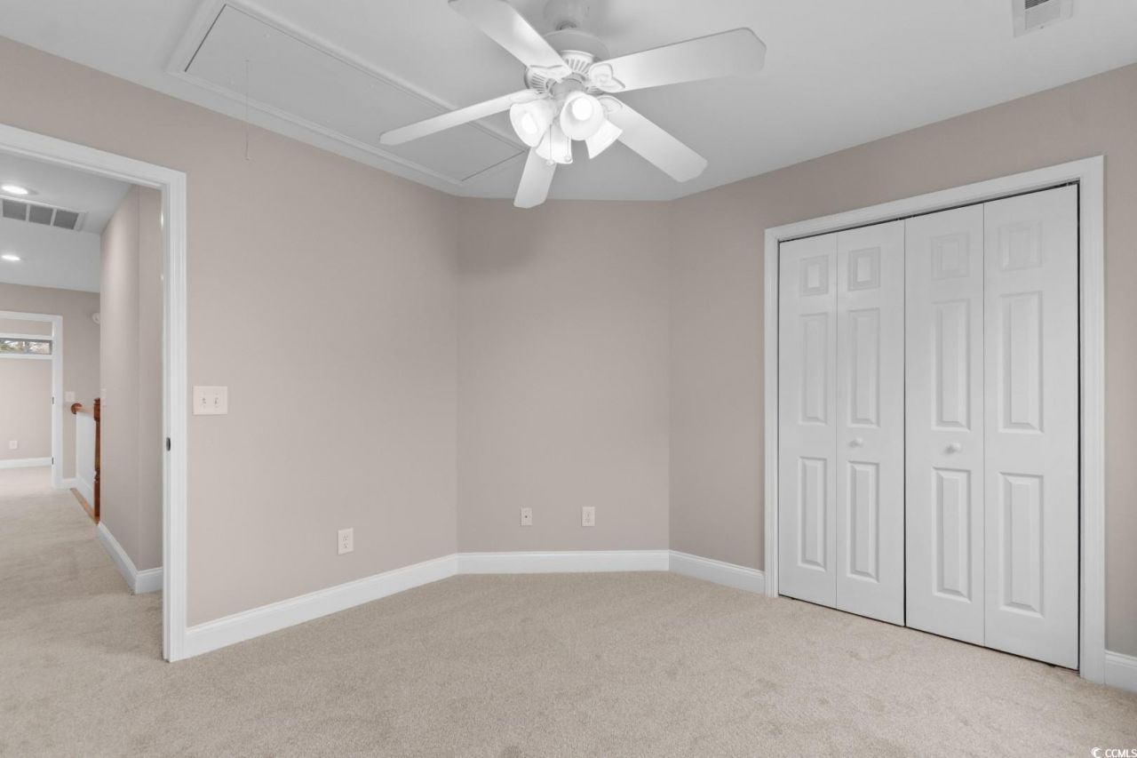 2077 N Berwick Dr. Photo 20