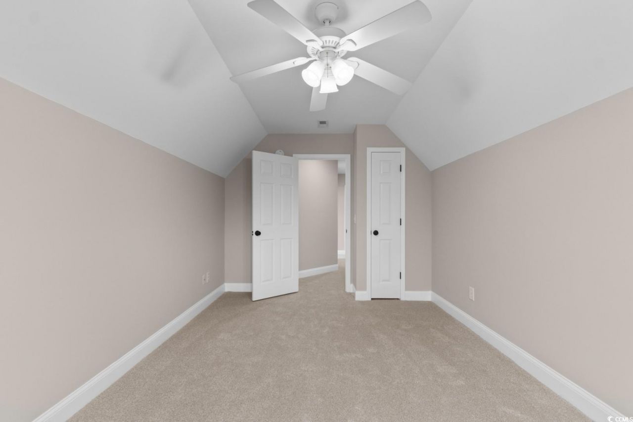 2077 N Berwick Dr. Photo 22