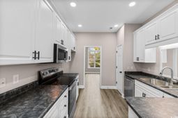 2077 N Berwick Dr. photo 4