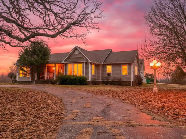 667 County Road 364 , Thayer, MO 65791