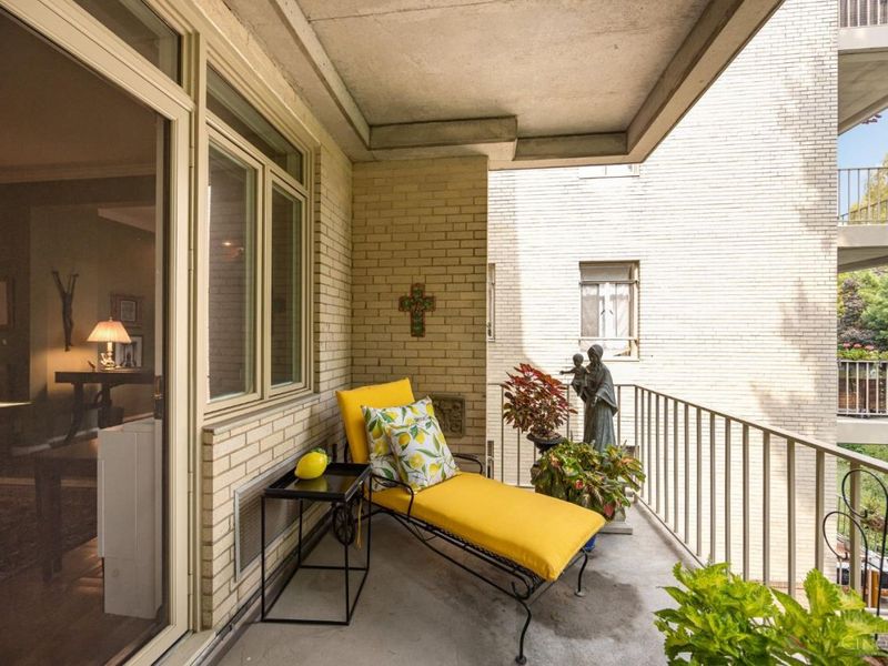 2374 Madison Road, Unit E2F, Cincinnati, OH 45208 Photo 12