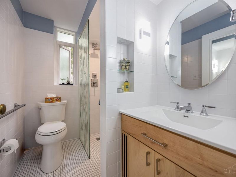 2374 Madison Road, Unit E2F, Cincinnati, OH 45208 Photo 24