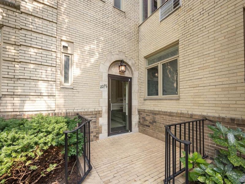 2374 Madison Road, Unit E2F, Cincinnati, OH 45208 Photo 3