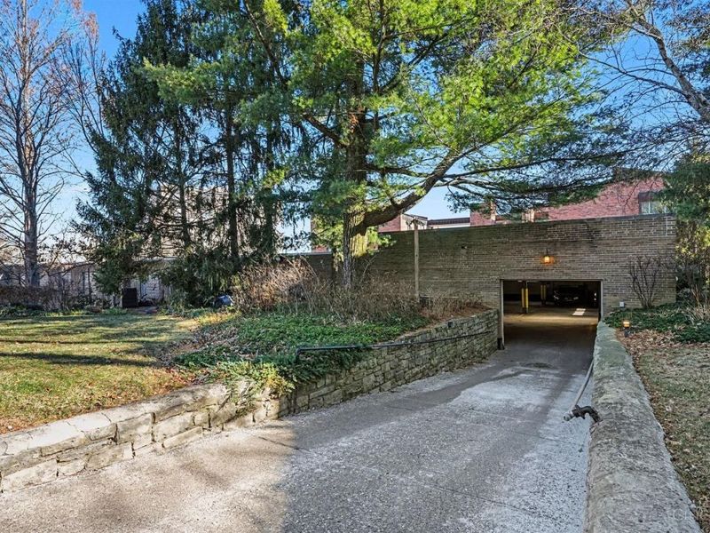 2374 Madison Road, Unit E2F, Cincinnati, OH 45208 Photo 33