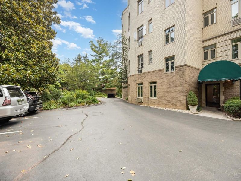 2374 Madison Road, Unit E2F, Cincinnati, OH 45208 Photo 38