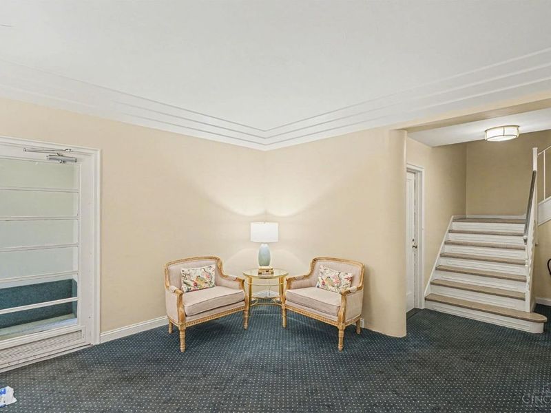 2374 Madison Road, Unit E2F, Cincinnati, OH 45208 Photo 5