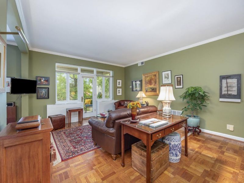 2374 Madison Road, Unit E2F, Cincinnati, OH 45208 Photo 9