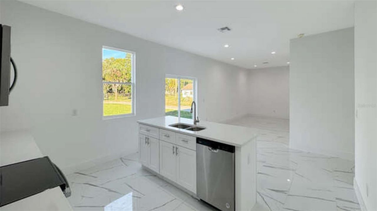 27 W 8th Street, Apopka, FL 32703 Photo