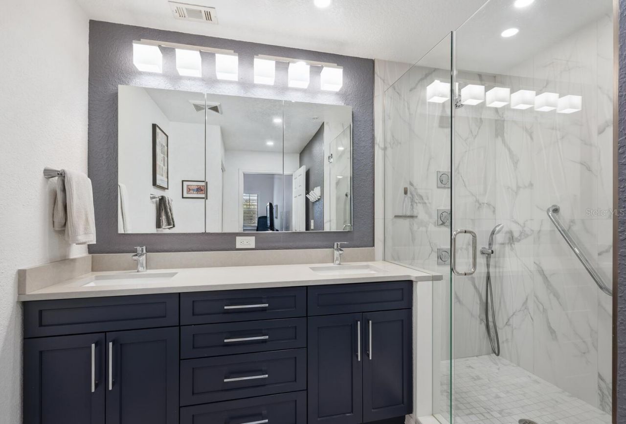 1064 N Tamiami Trail, Unit 1116, Sarasota, FL 34236 Photo