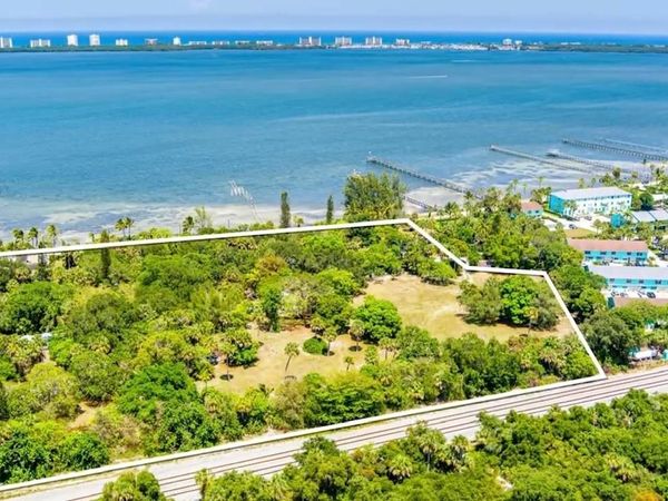 13377 S INDIAN RIVER DR, JENSEN BEACH, FL 34957