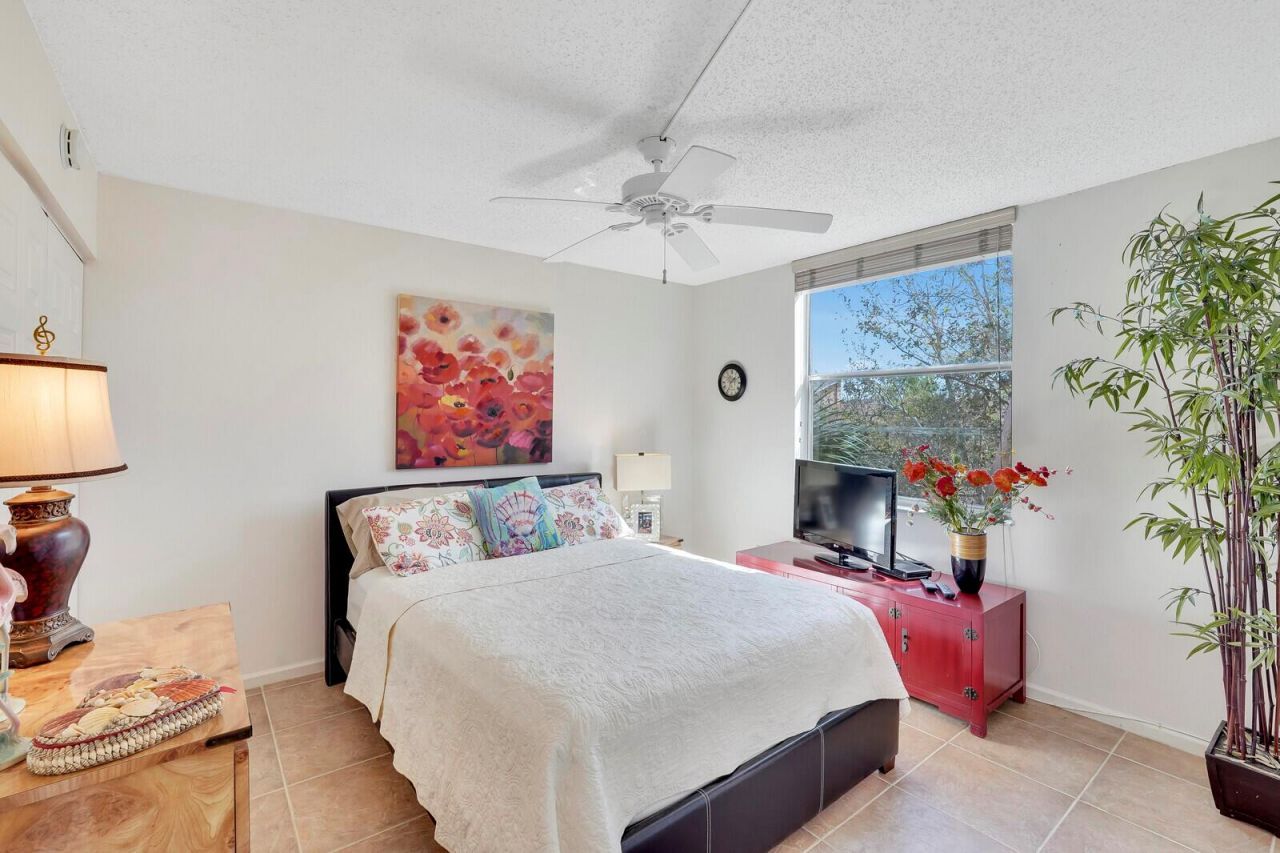 7300 Lake Cir Drive, Unit 301, Margate, FL 33063 Photo