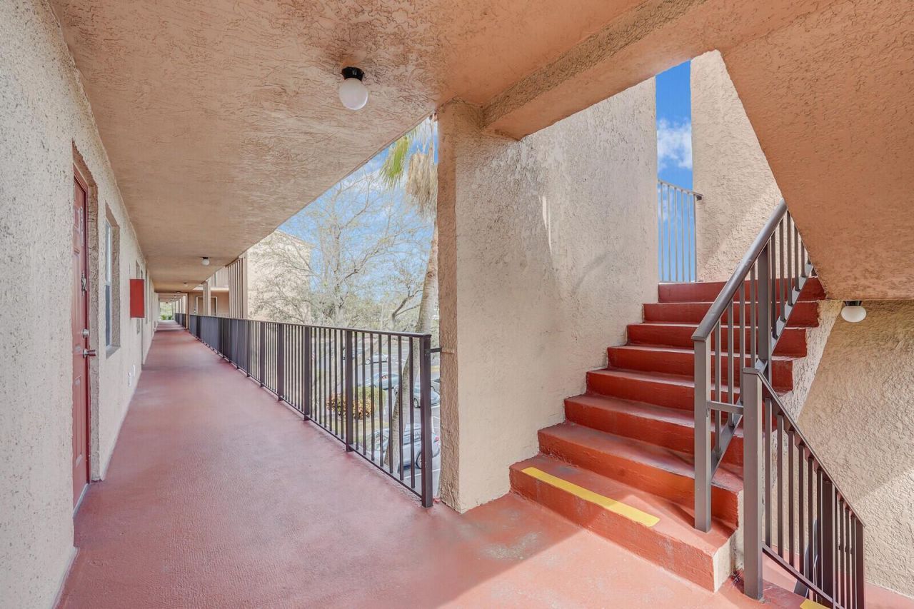 7300 Lake Cir Drive, Unit 301, Margate, FL 33063 Photo