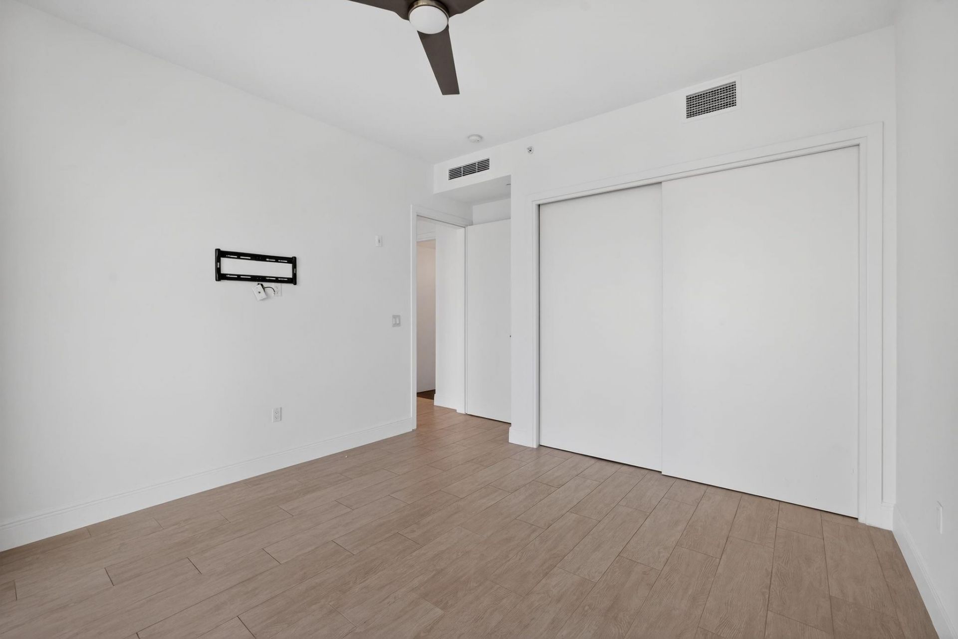 30 Isle Of Venice Dr, Unit 403, Fort Lauderdale, FL 33301 Photo