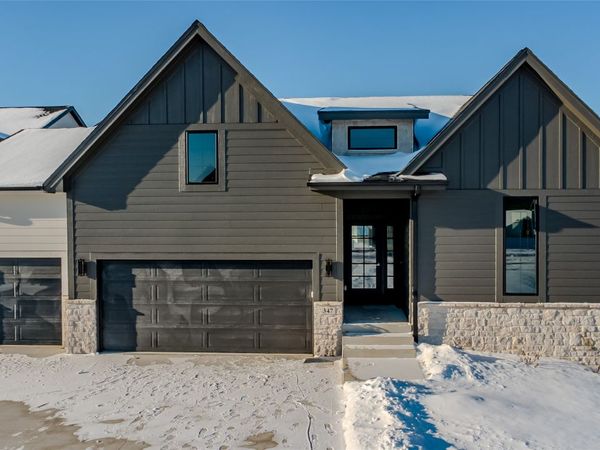 347 S Cedar Ridge Cove, West Des Moines, IA 50266