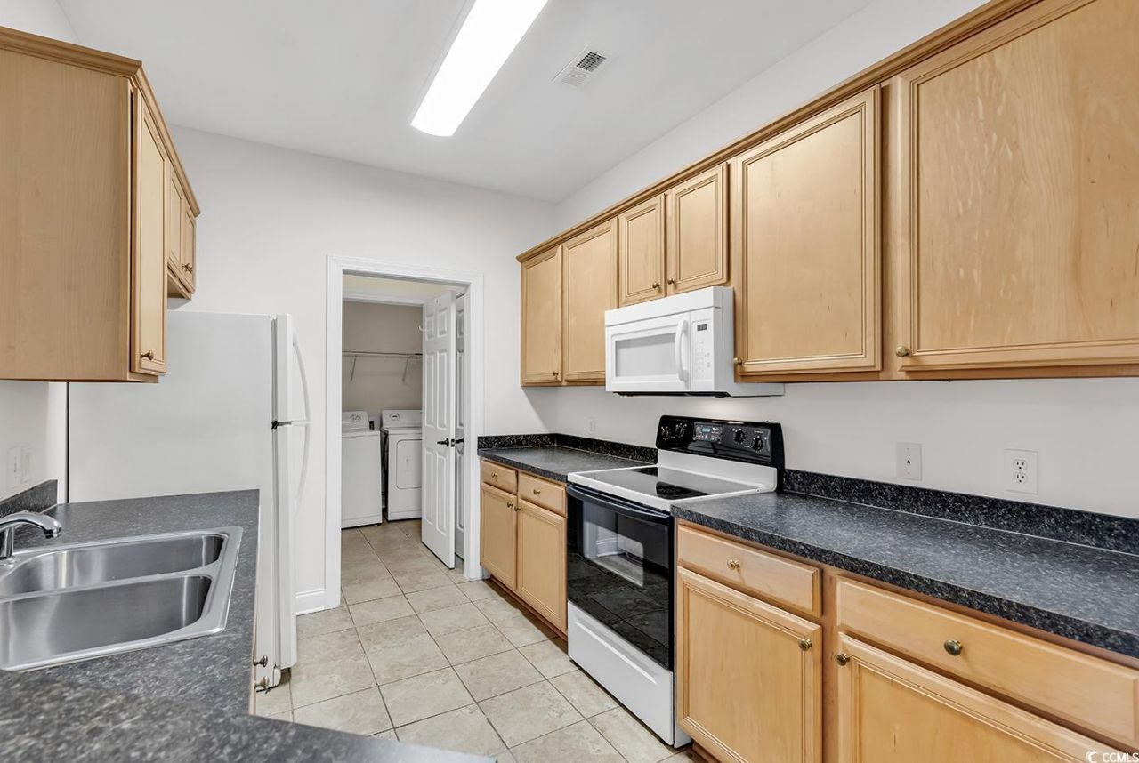 2061 Silvercrest Dr. Photo 13