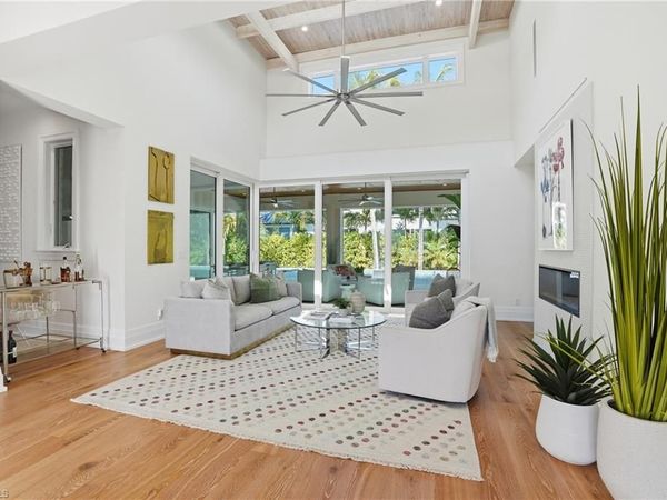 185 North Lake DR, NAPLES, FL 34102