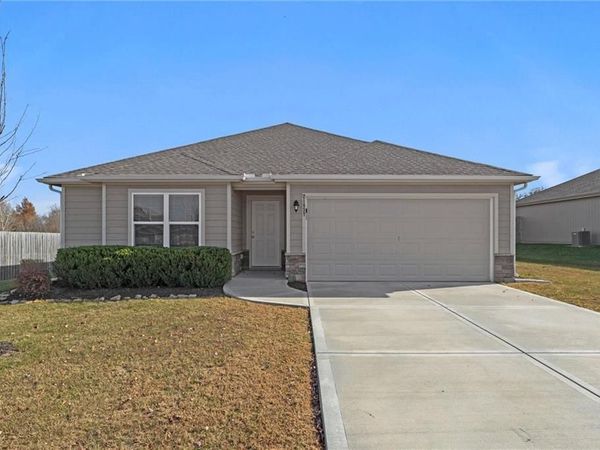 21837 Franklin Street, Spring Hill, KS 66083