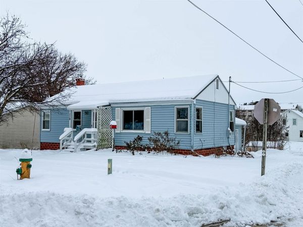 119 N Wells, West Union, IA 52175