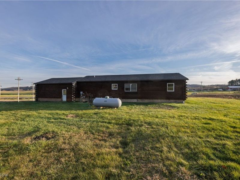 8200 Cutler Road SW, Sherrodsville, OH 44675 Photo 4