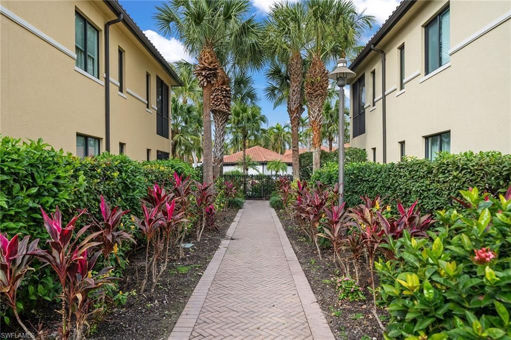 1015 Sandpiper St, Unit D105, Naples, FL 34102 Photo