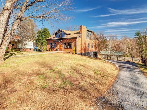 55 Cisco Road, Asheville, NC 28805
