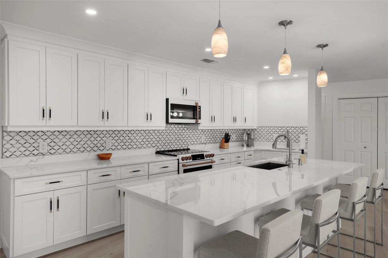 5884 51st Street S, Saint Petersburg, FL 33715 Photo