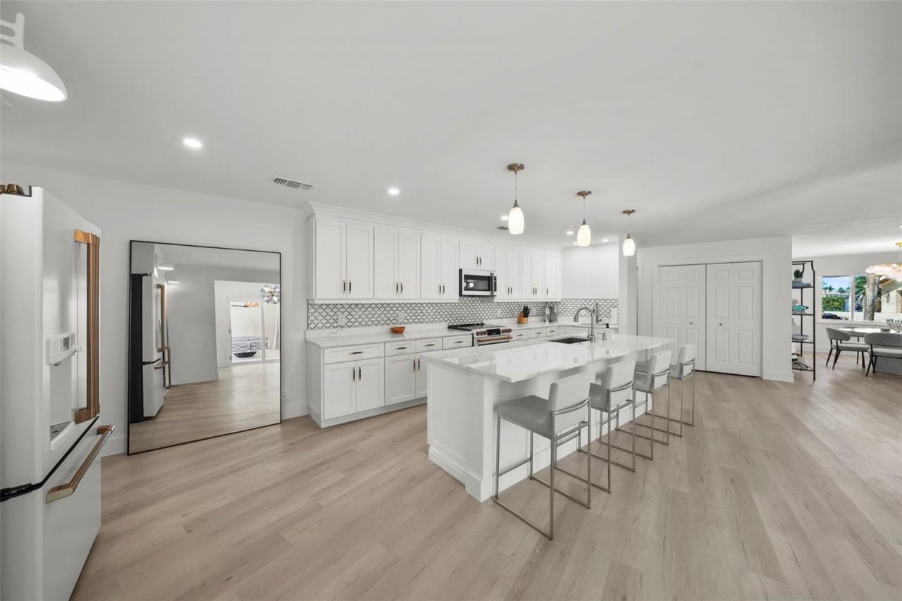 5884 51st Street S, Saint Petersburg, FL 33715 Photo