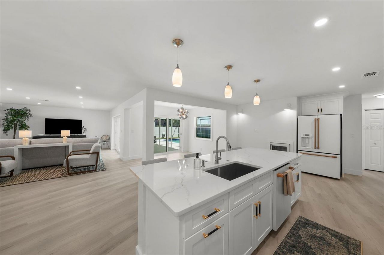 5884 51st Street S, Saint Petersburg, FL 33715 Photo