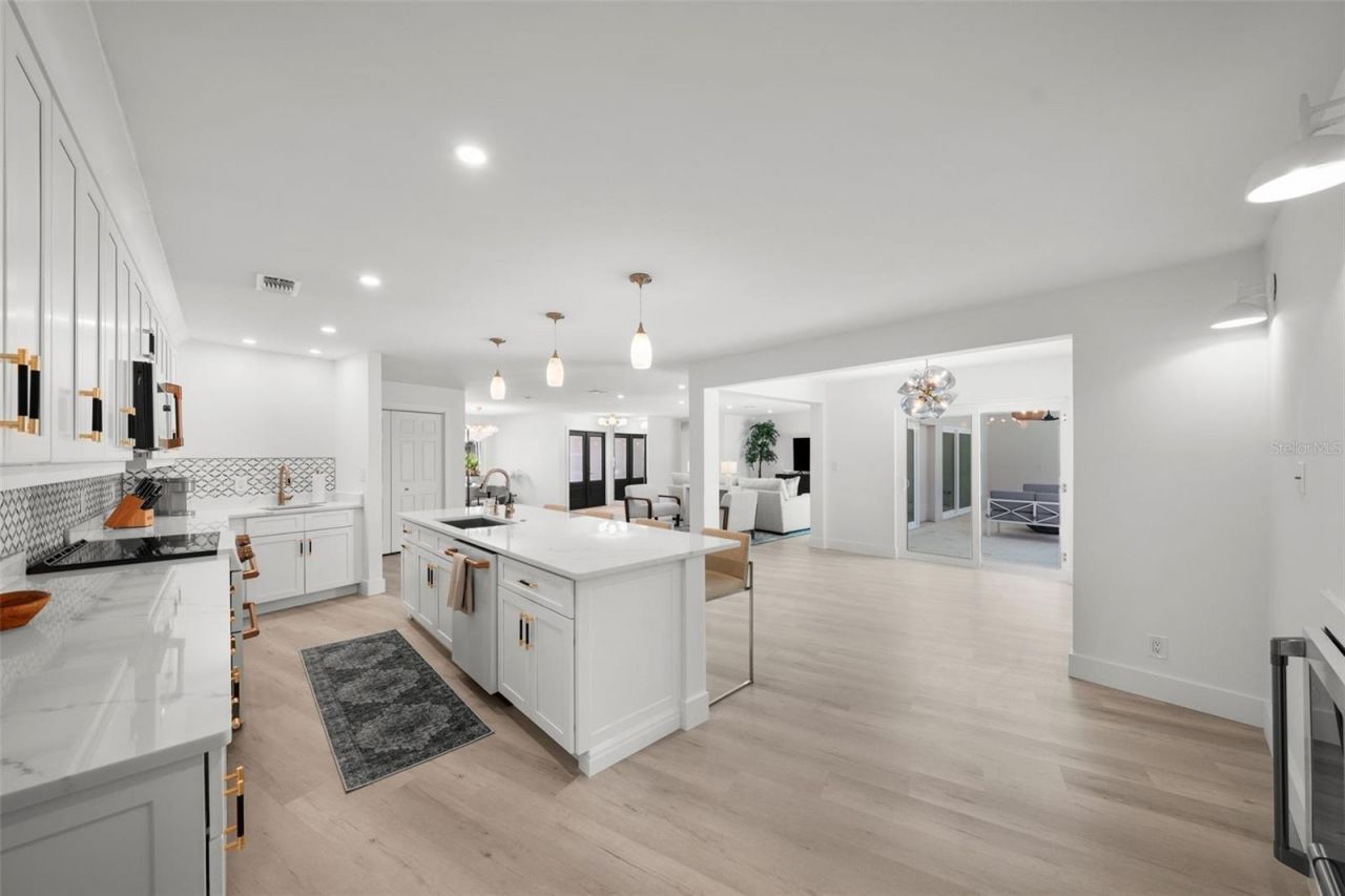 5884 51st Street S, Saint Petersburg, FL 33715 Photo