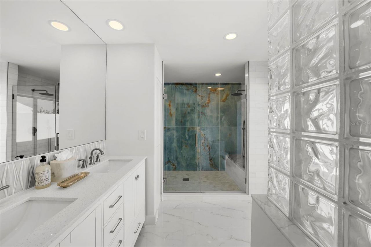 5884 51st Street S, Saint Petersburg, FL 33715 Photo