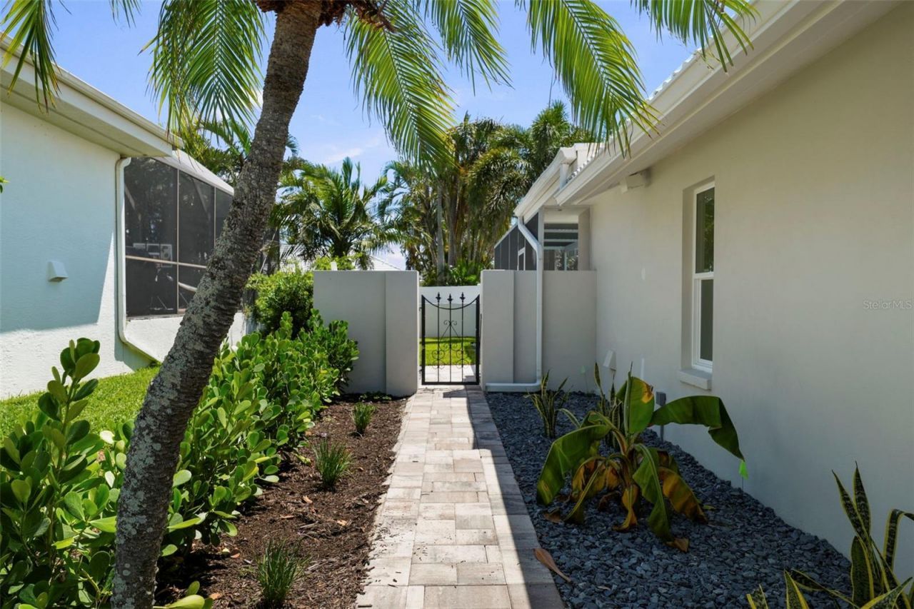 5884 51st Street S, Saint Petersburg, FL 33715 Photo