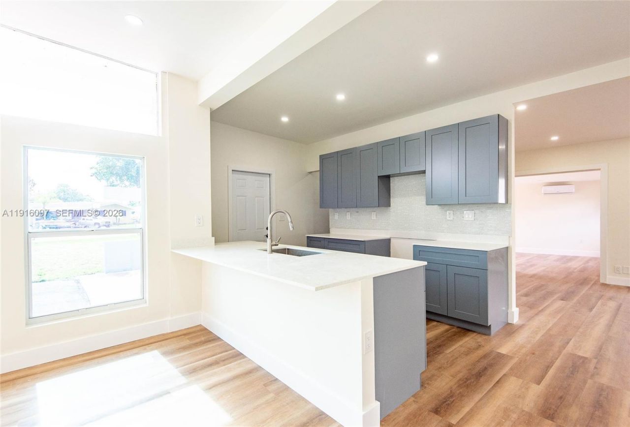 429 W Evanston Cir, Fort Lauderdale, FL 33312 Photo