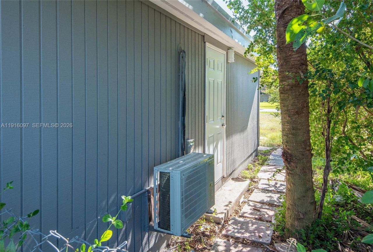 429 W Evanston Cir, Fort Lauderdale, FL 33312 Photo