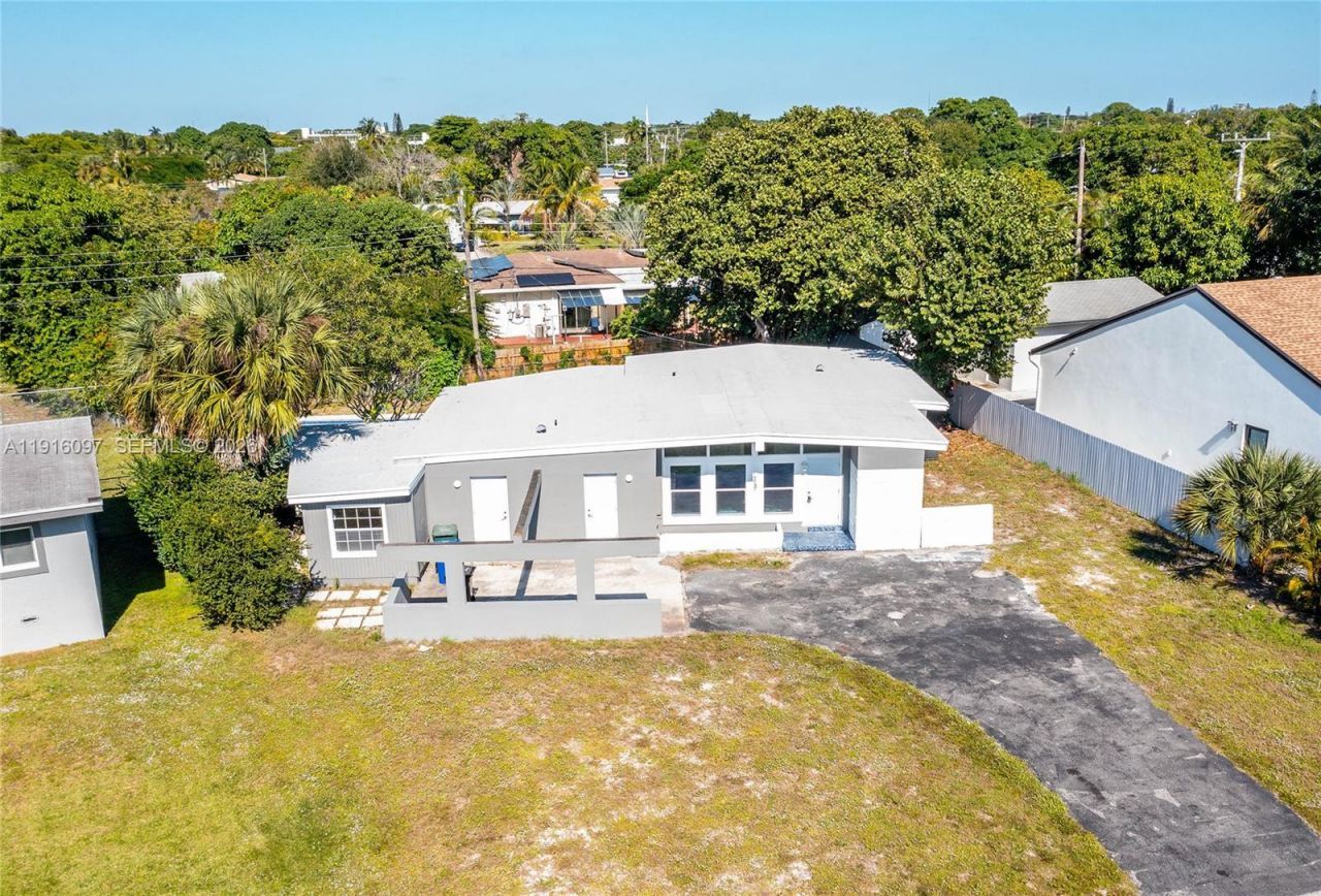 429 W Evanston Cir, Fort Lauderdale, FL 33312 Photo