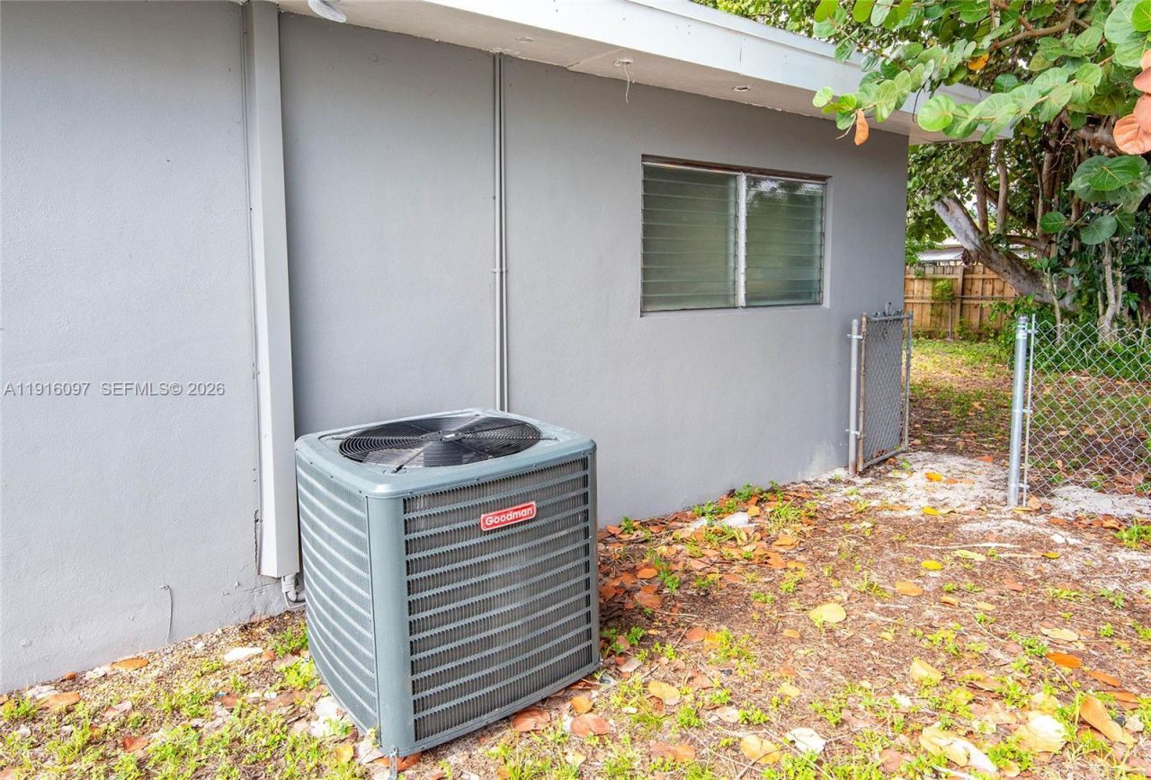 429 W Evanston Cir, Fort Lauderdale, FL 33312 Photo