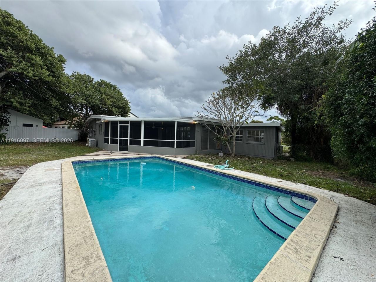 429 W Evanston Cir, Fort Lauderdale, FL 33312 Photo