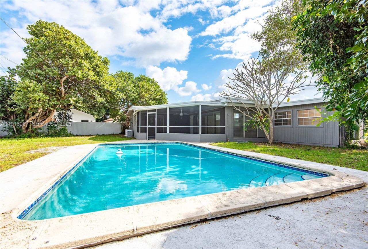 429 W Evanston Cir, Fort Lauderdale, FL 33312 Photo