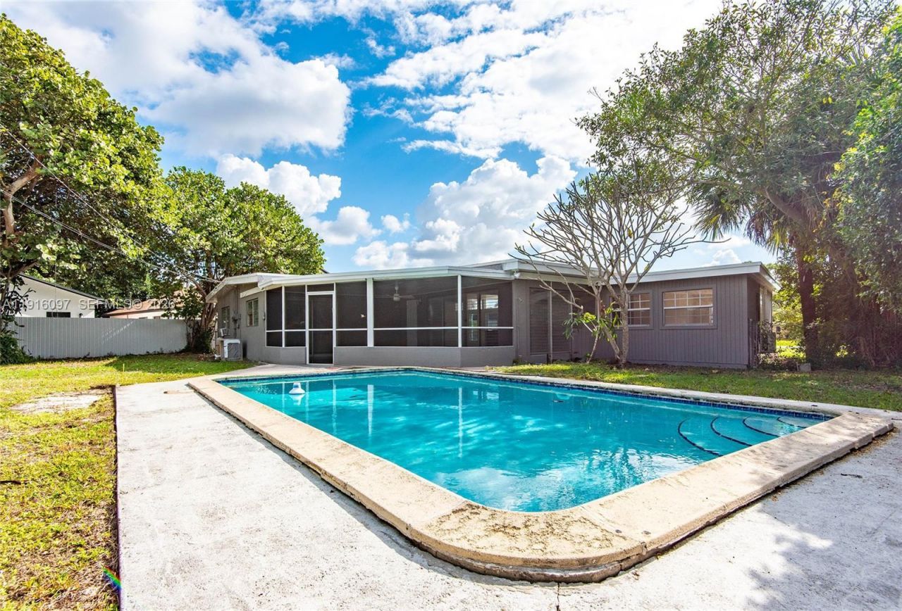 429 W Evanston Cir, Fort Lauderdale, FL 33312 Photo