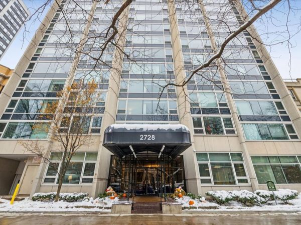 2728 N HAMPDEN Court, Unit 910, Chicago, IL 60614