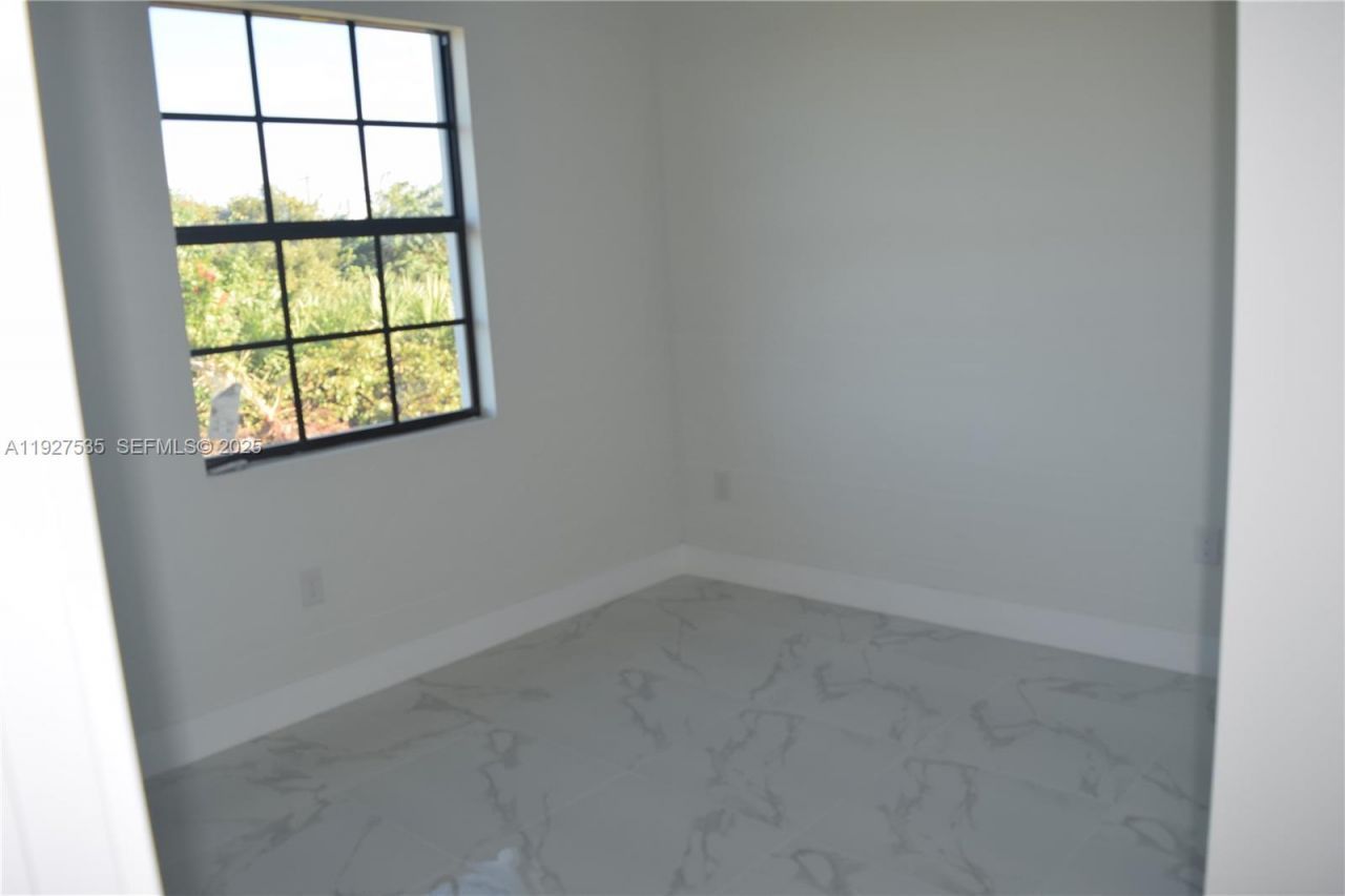 2555 W 25th St, Lehigh Acres, FL 33971 Photo